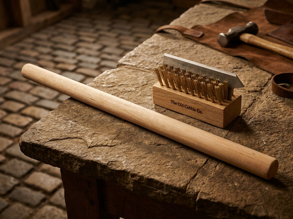 The Old Cobble Co. Long-Handle Paving Joint Wire Brush, 1400 mm